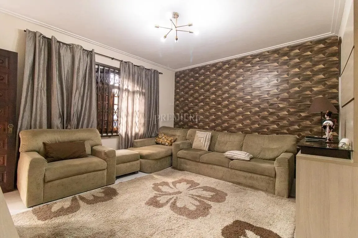 Furnished house with desk area and 6 bedrooms