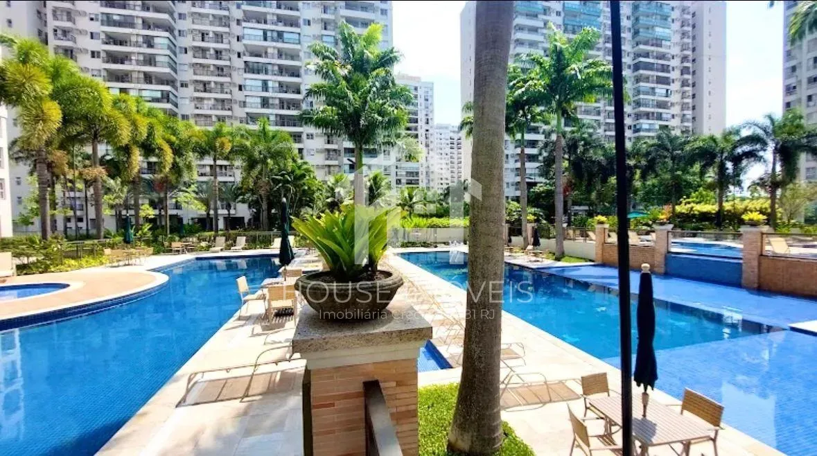 Apartamento com 2 quartos e suíte e varanda fechada — photo 32