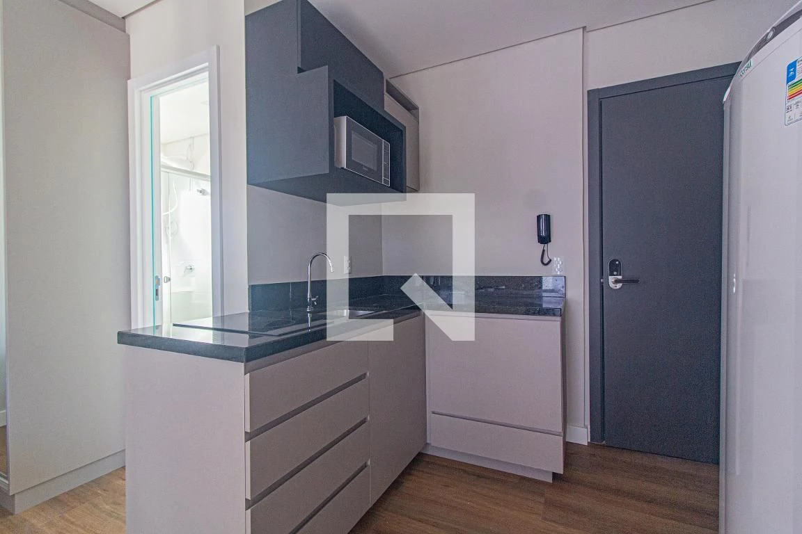 Furnished studio in a building with an indoor pool — photo 9