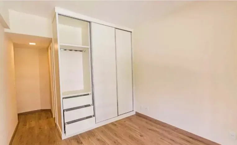 Apartment with 3 bedrooms, balcony and 2 parking spots — photo 46