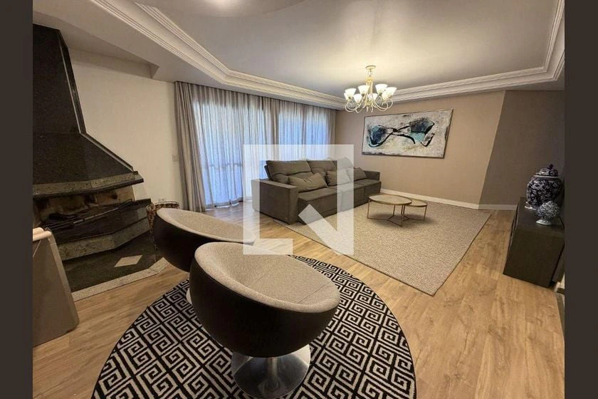 176 m² apartment with a private pool and a bathtub