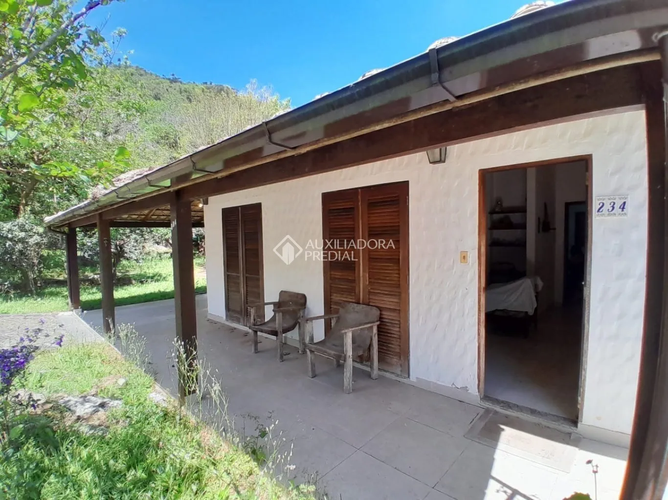 Unfurnished 4-bedroom house with 2 bathrooms and 860 m² — photo 25
