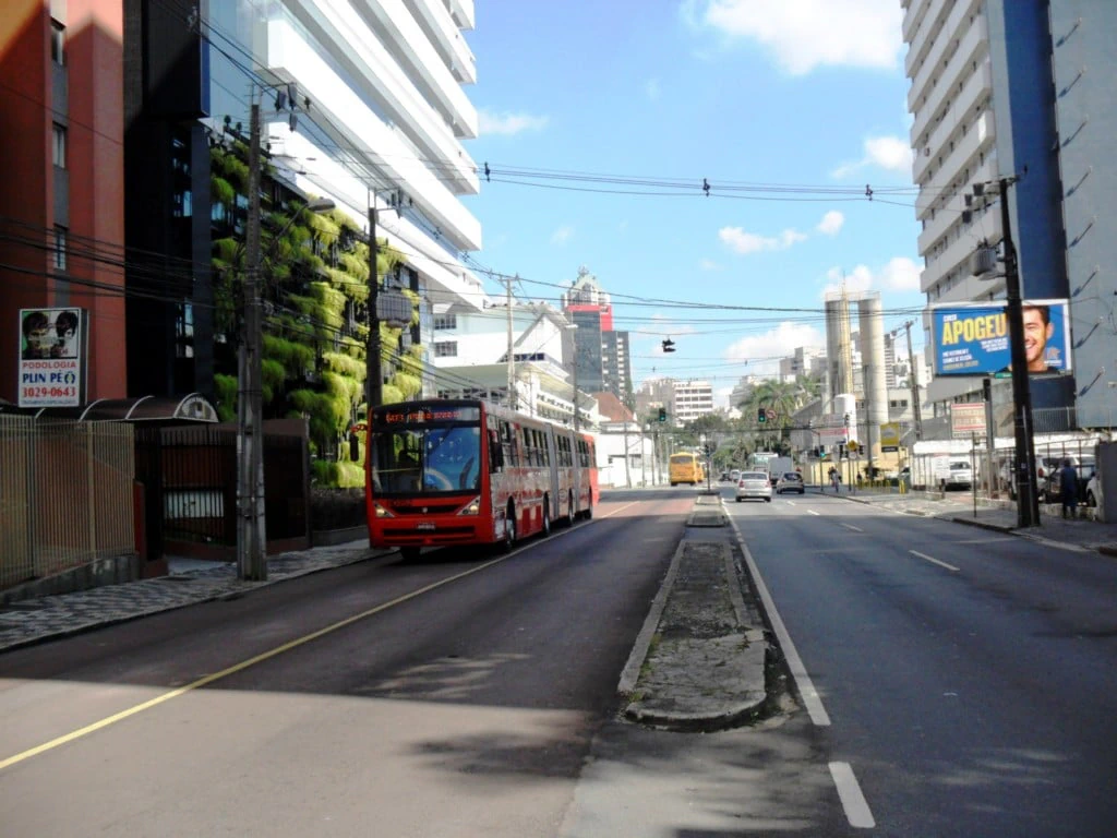 Apartamento com piso de madeira ou laminado, Centro — photo 21