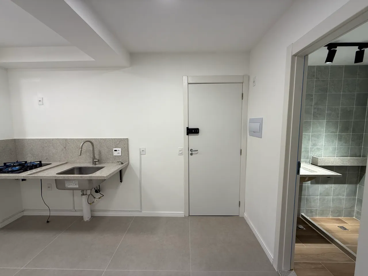 Apartment with 2 bedrooms, balcony and gas stove — photo 8