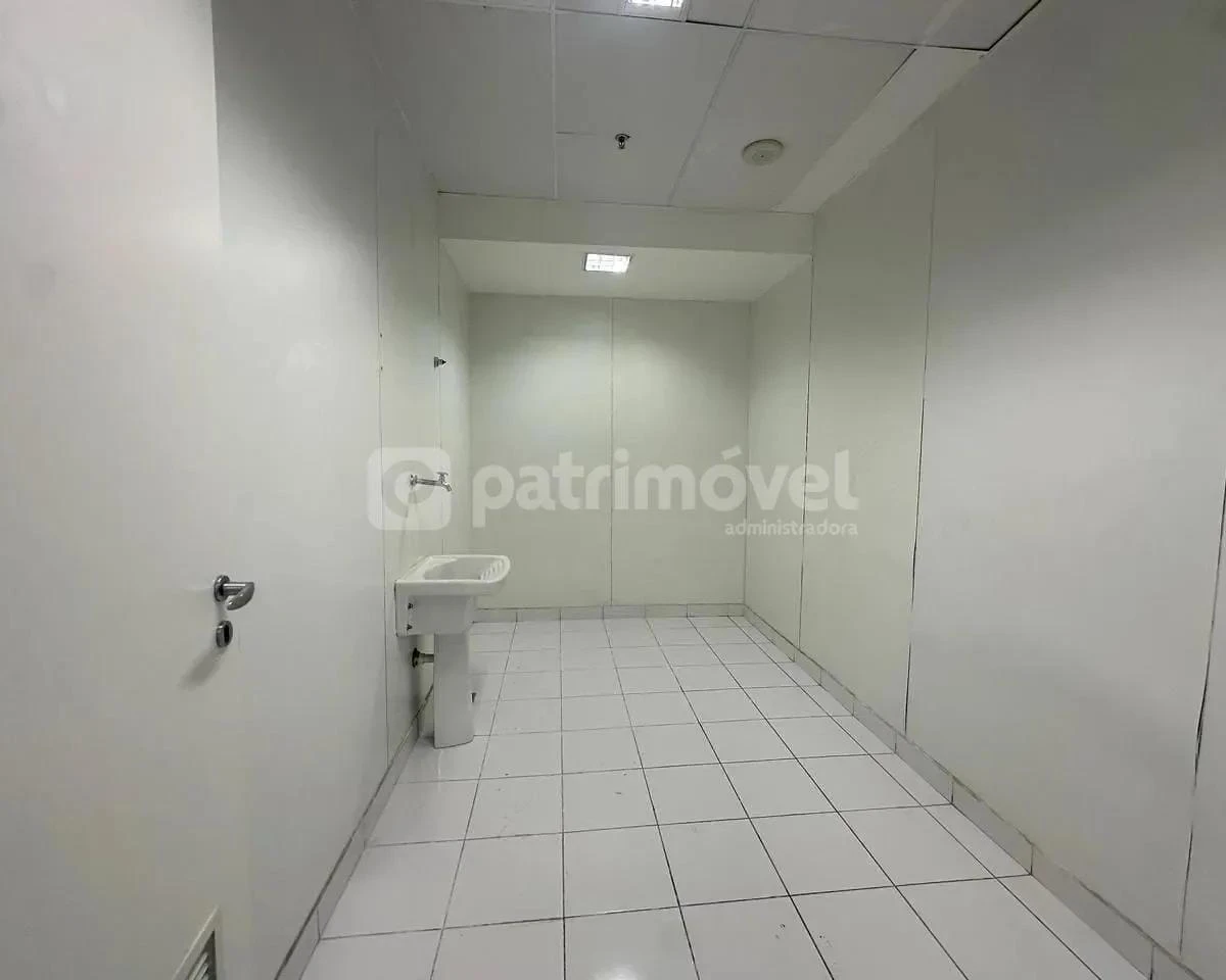 Невозмеблированная квартира: 1 спальня и 20 ванных — photo 28