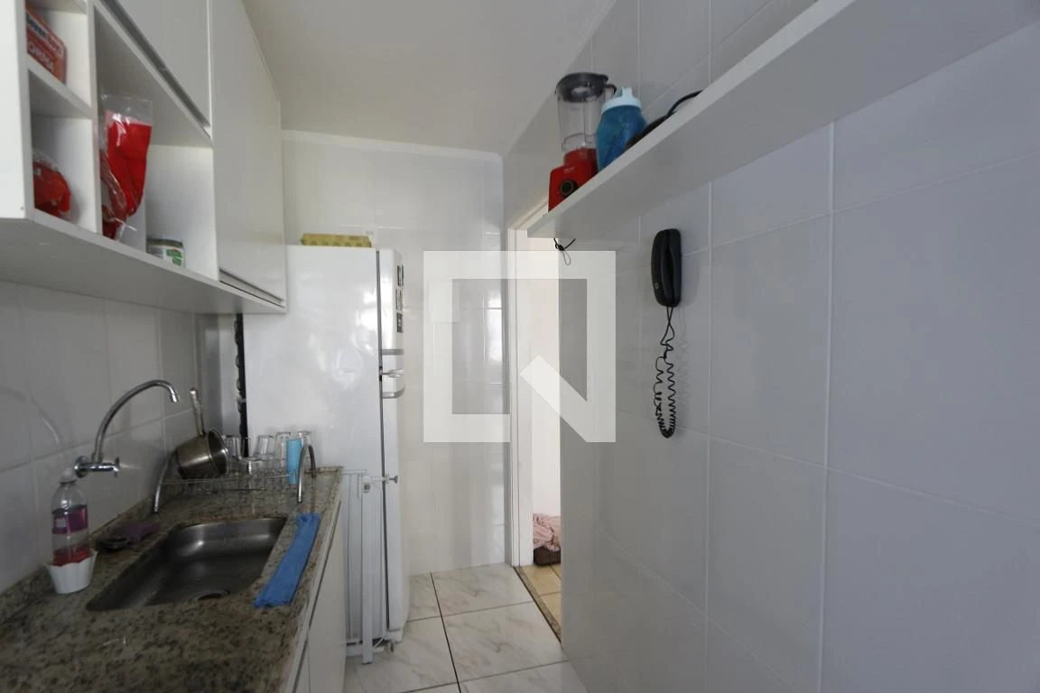 Apartamento mobiliado de 2 quartos em condomínio com piscina — photo 19