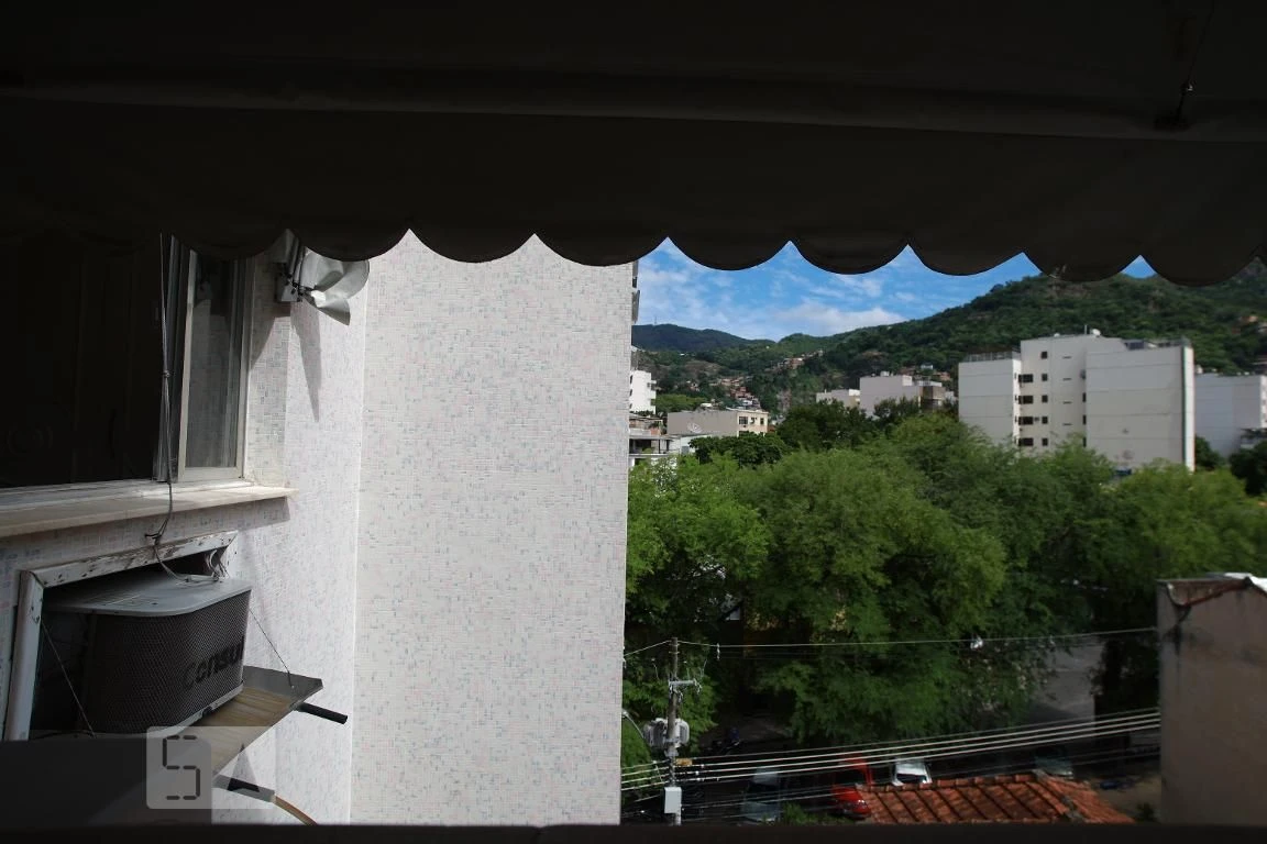 Furnished 2-bedroom apartment with 2 bathrooms — photo 22