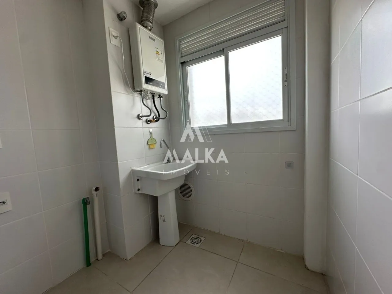 3-bedroom apartment with balcony and built-in grill — photo 12