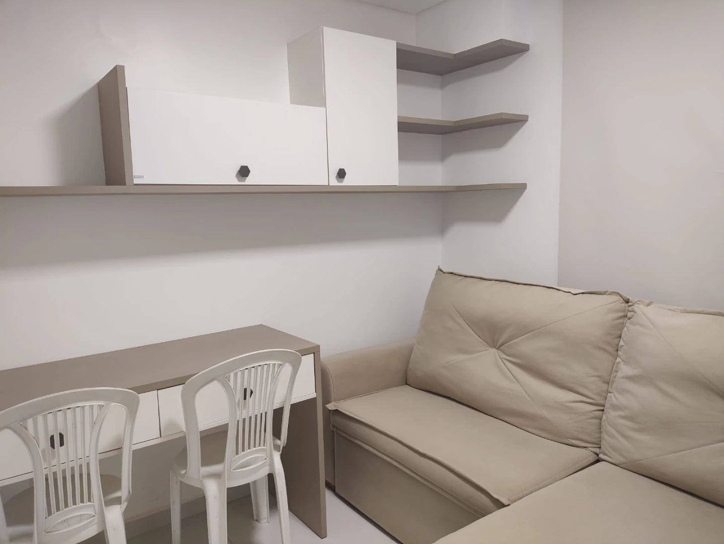 Квартира 92 м² із заскленим балконом та панорамними вікнами — photo 7