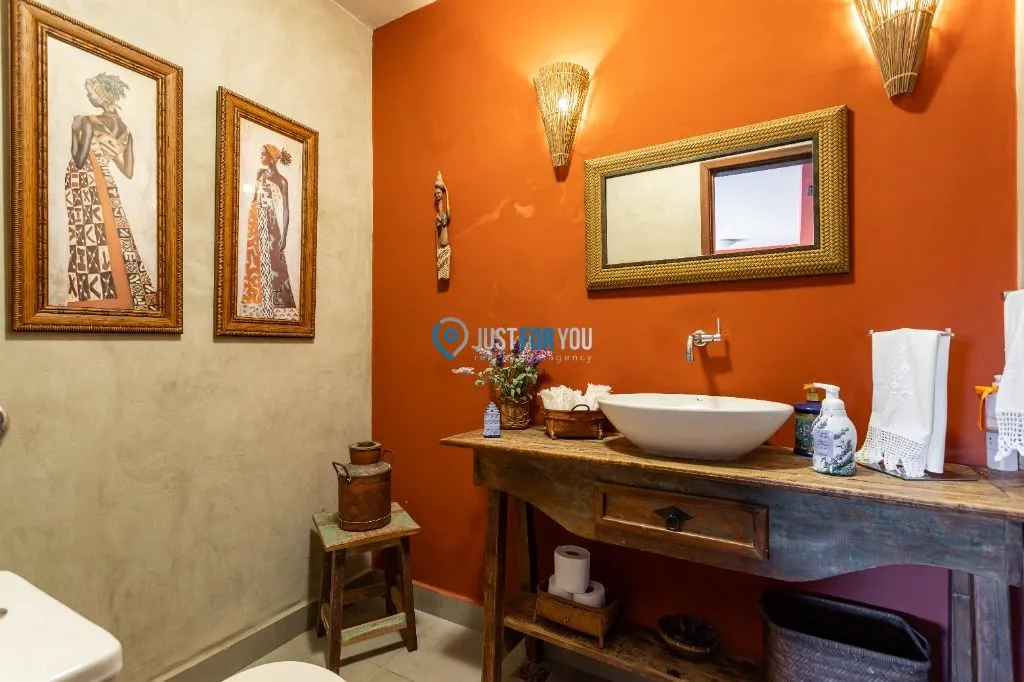 7-bedroom house with a bathtub — photo 68