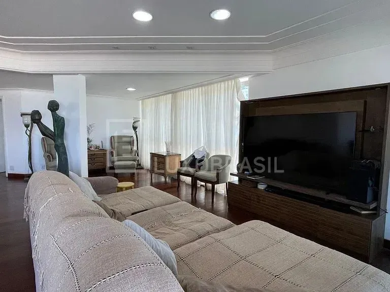 Apartamento com varanda envidraçada e 4 quartos — photo 15