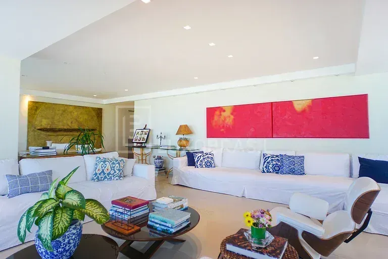 Furnished 4-bedroom apartment with 245 m² — photo 6