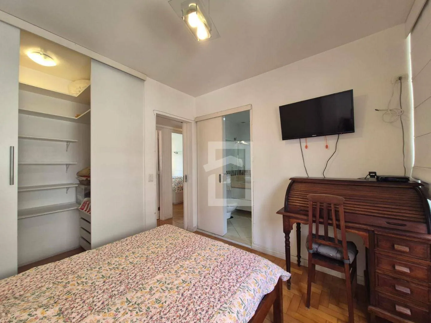 Unfurnished 3-bedroom apartment with a balcony — photo 18