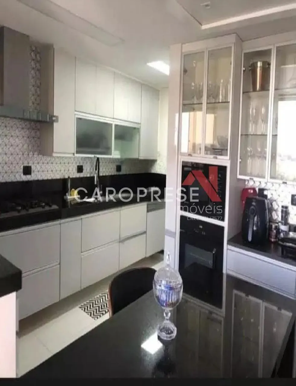 Furnished apartment with 3 bedrooms and glass balcony — photo 14
