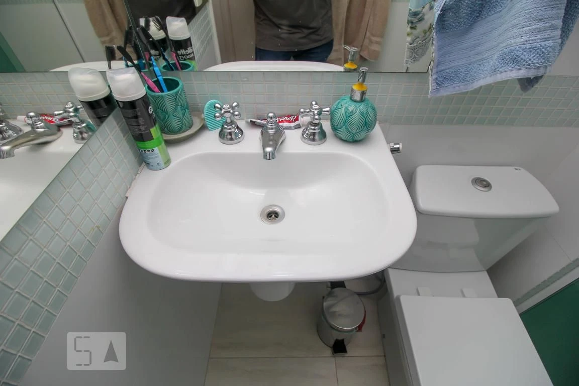 3-bedroom apartment with a glass-enclosed balcony — photo 48