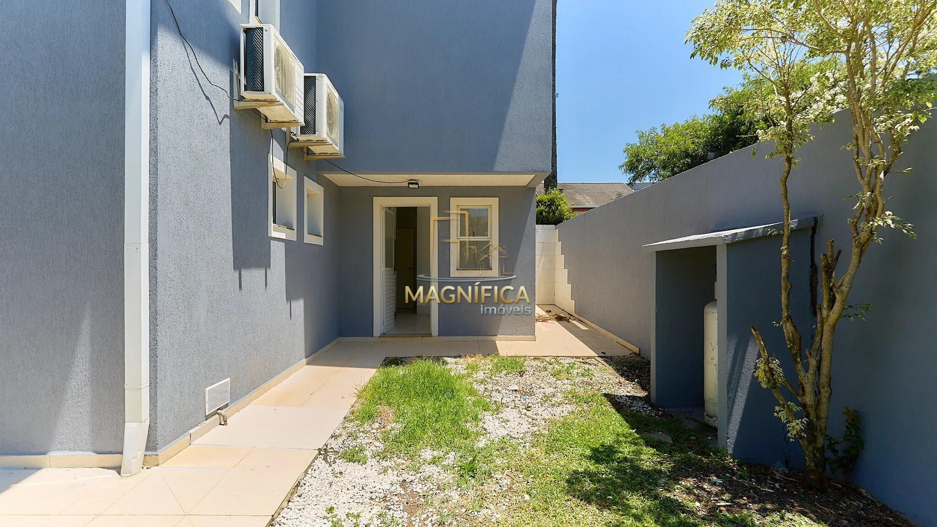 House with 4 bedrooms and 3 en-suite suites, 4 parking spaces — photo 60