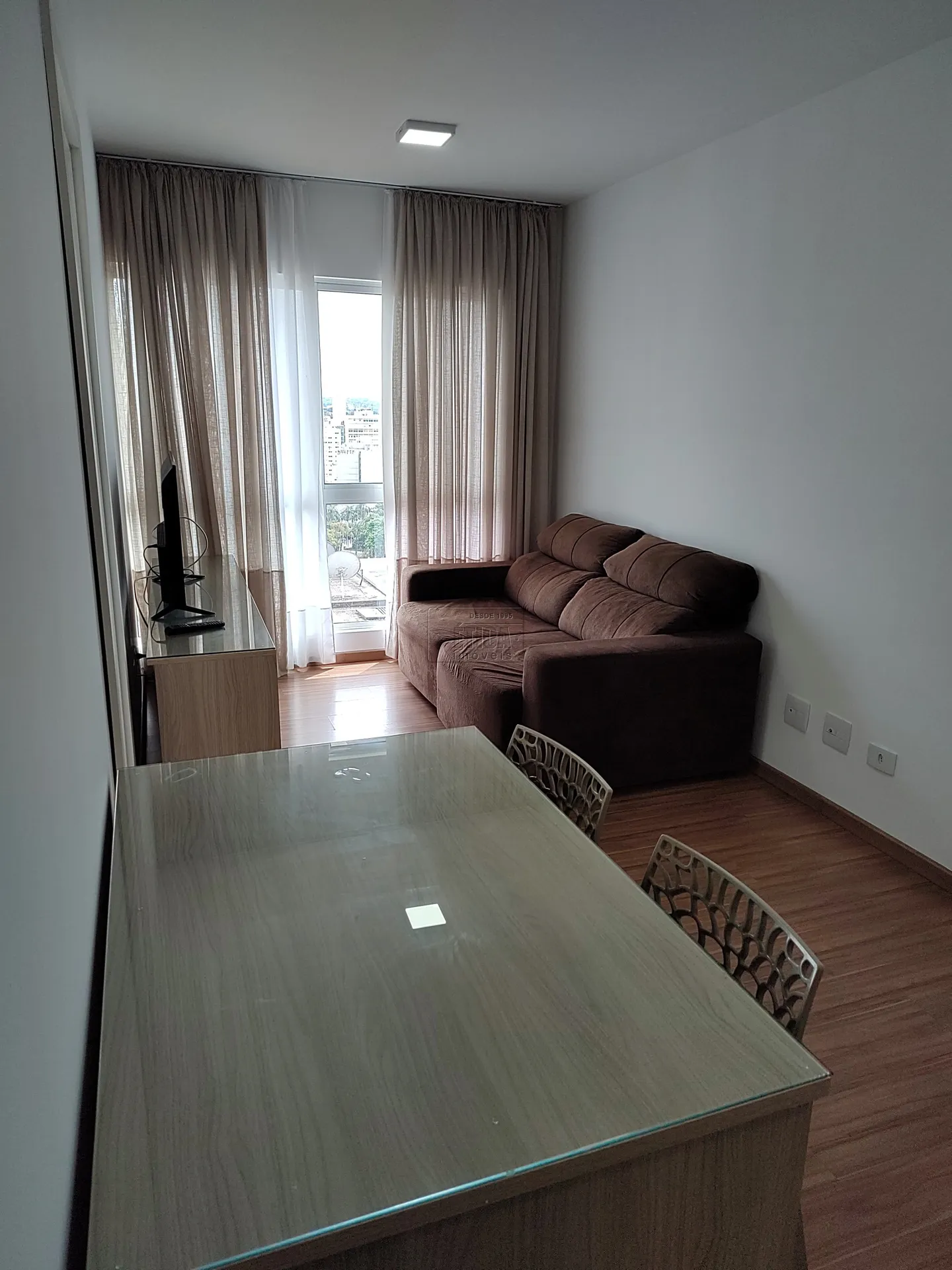 One-bedroom apartment in a building with a gym — photo 6