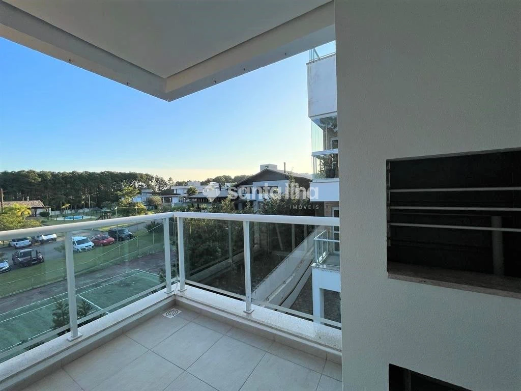 Balcony with a grill in a 2-bedroom apartment, 74 m² — photo 10
