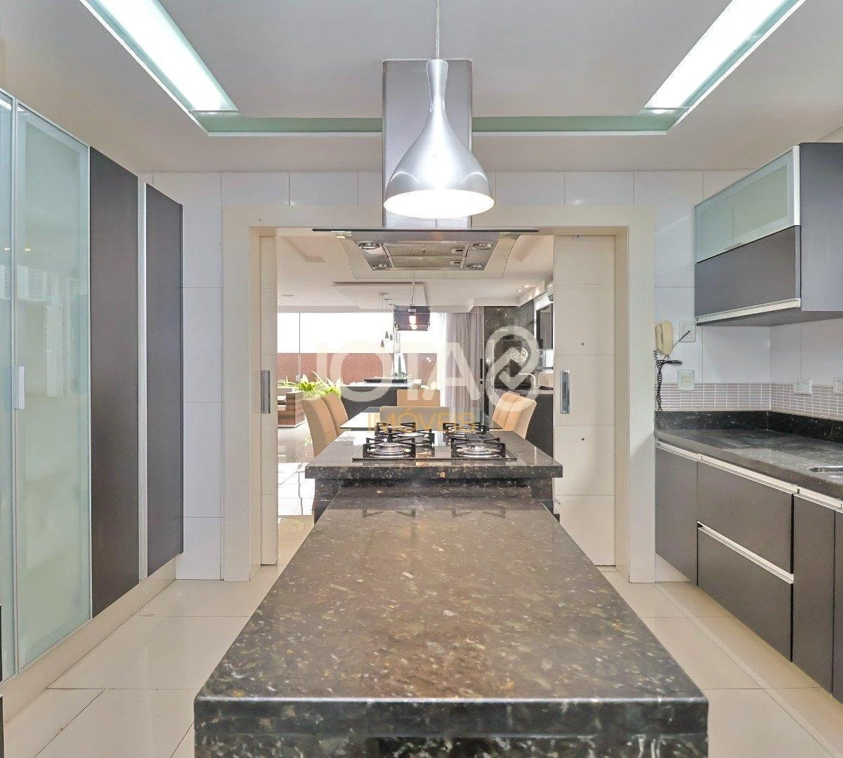 House with 3 en-suites, 400 m², plus a home office desk — photo 15