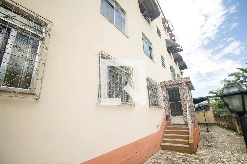 2-bedroom apartment in a building with a pool — photo 26