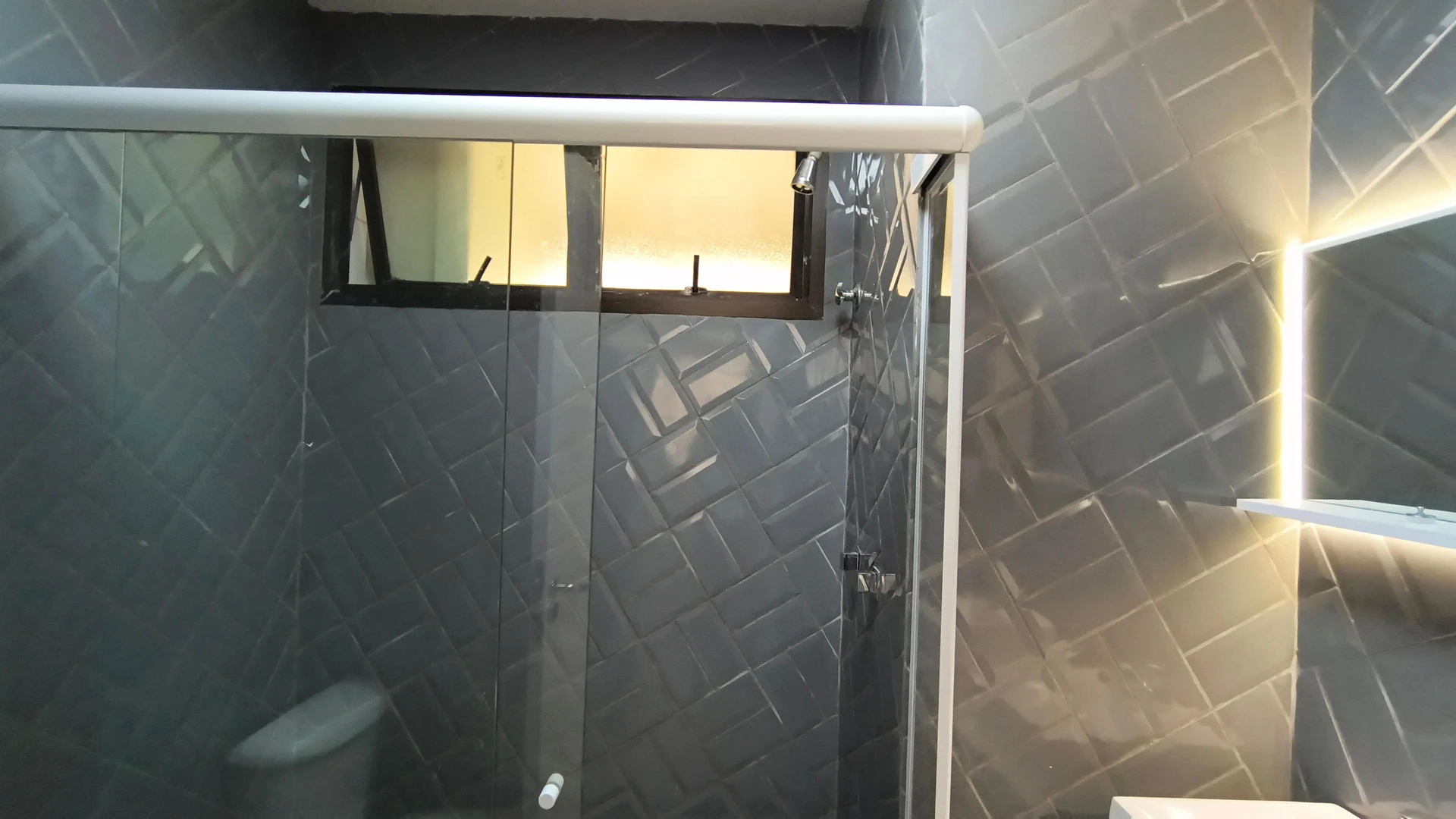 Apartment with 3 en-suite bedrooms and 5 baths, 2 parking — photo 16