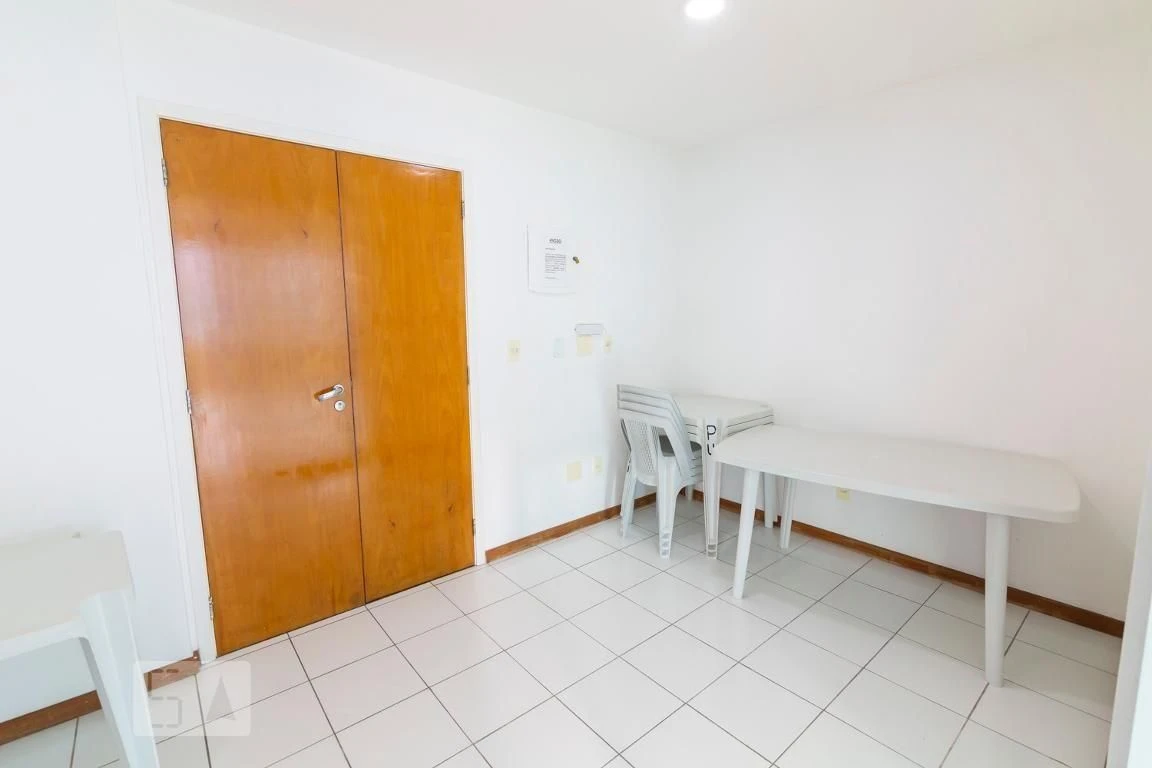 Floor-to-ceiling windows in a 2-bedroom apartment, 59 m² — photo 43