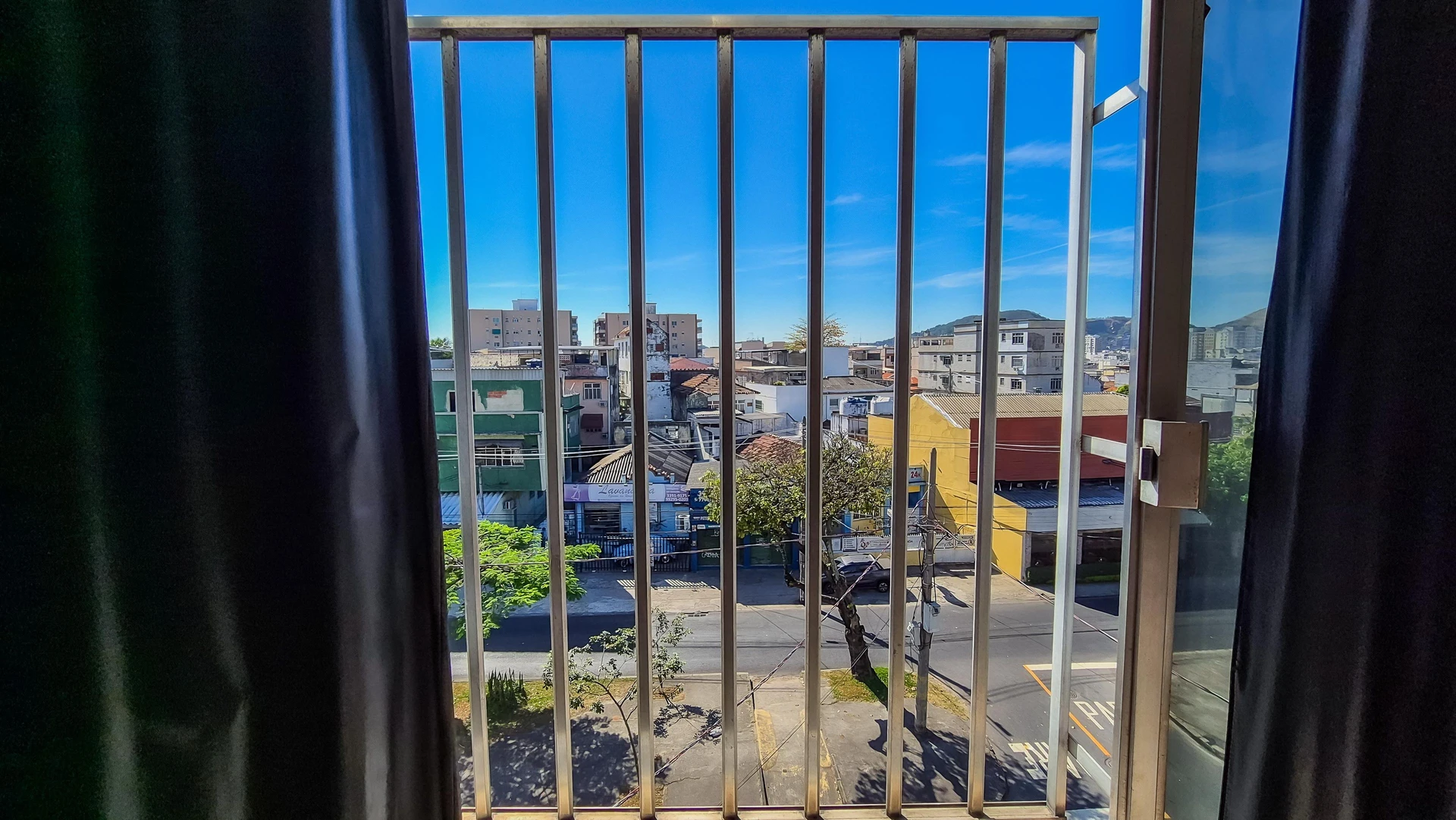 Furnished 2-bedroom apartment with 1 bathroom — photo 28