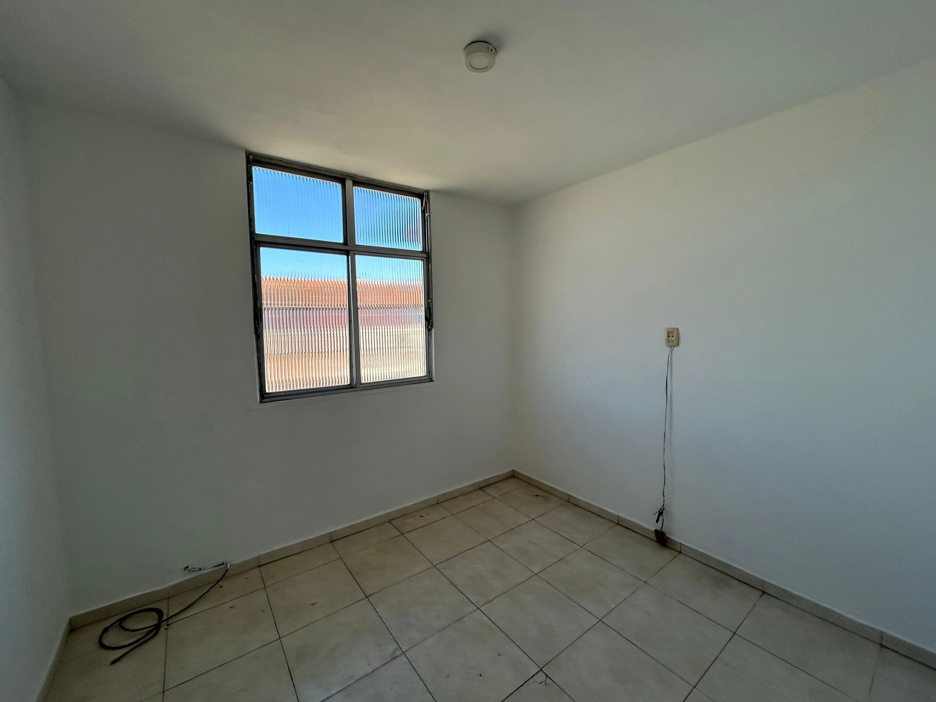 Unfurnished 3-bedroom apartment with 2 baths, no parking — photo 7