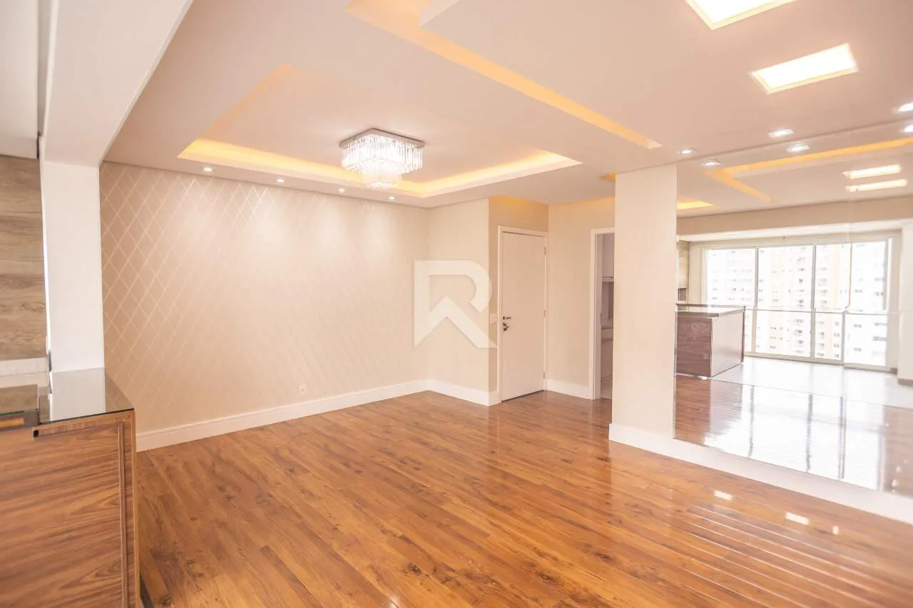 Apartment with open-plan kitchen and 4 bedrooms — photo 9