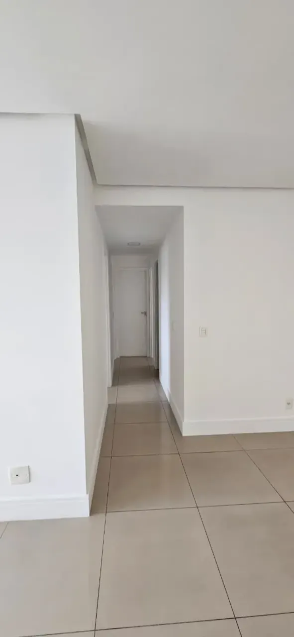 Apartamento con 4 dormitorios y balcón bien cuidado — photo 9
