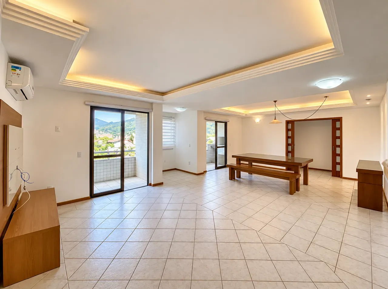 Apartment on the 3rd floor with a grill on the balcony