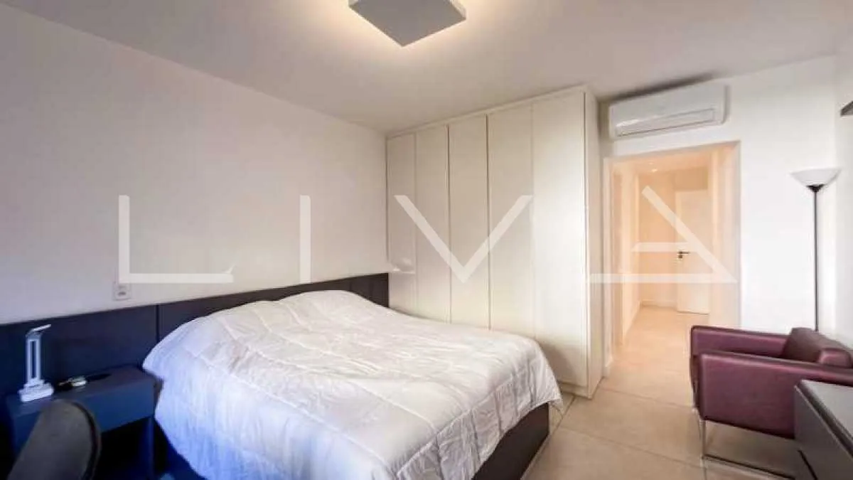 Furnished residential apartment with 4 en-suite bedrooms — photo 24