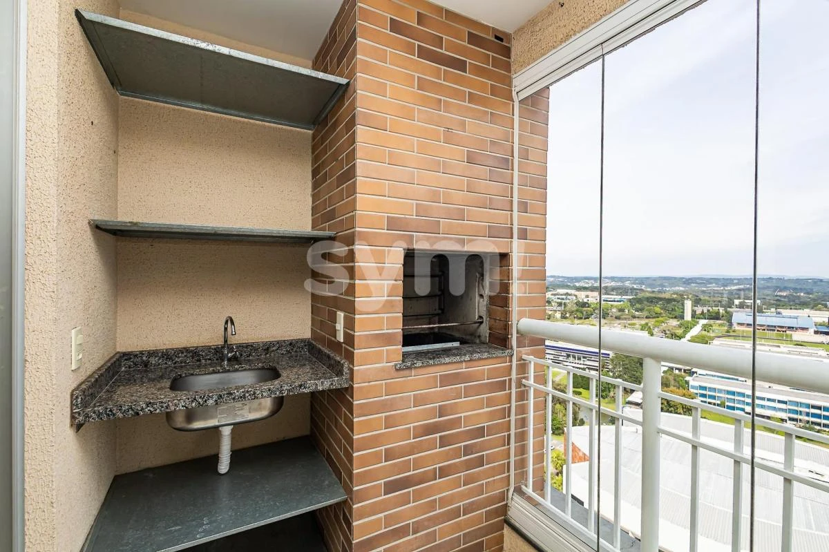 Balcony with a grill in a 3-bedroom apartment, 71 m² — photo 24