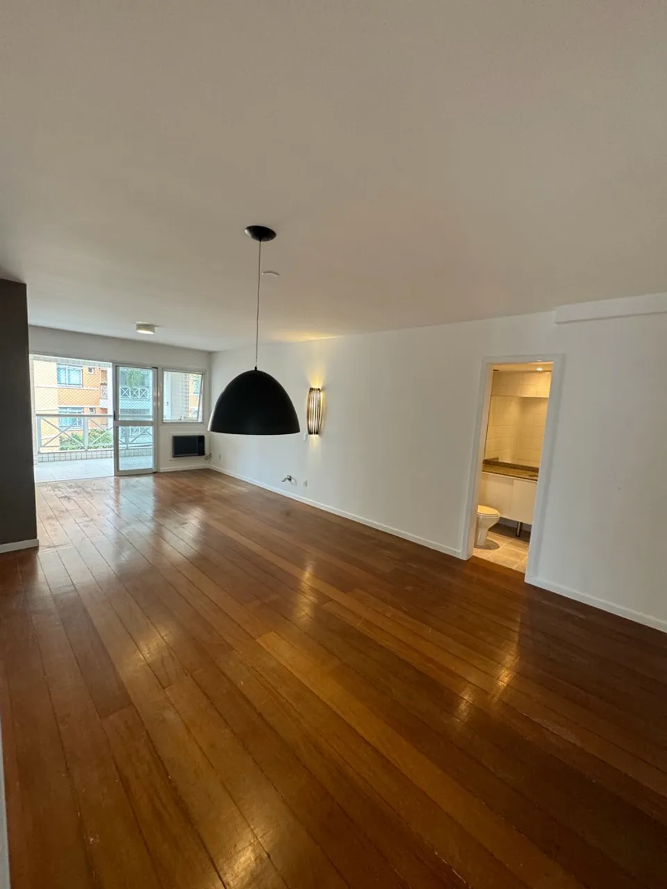 3-bedroom apartment in a building with a gym — photo 3