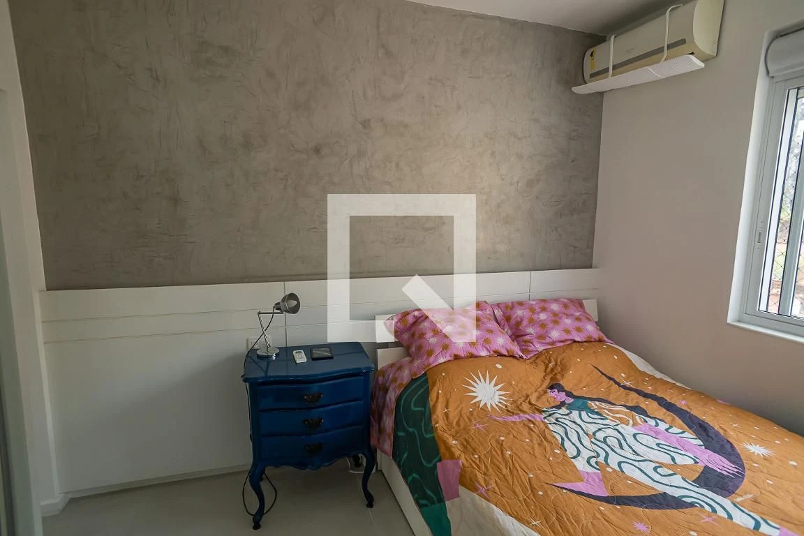 Furnished 2-bedroom apartment with en-suite bathrooms and open kitchen — photo 15