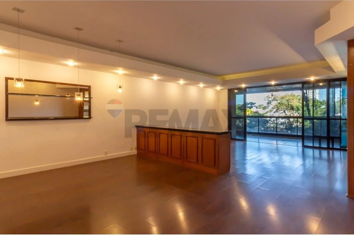 217 m² apartment with 4 bedrooms and balcony BBQ — photo 5