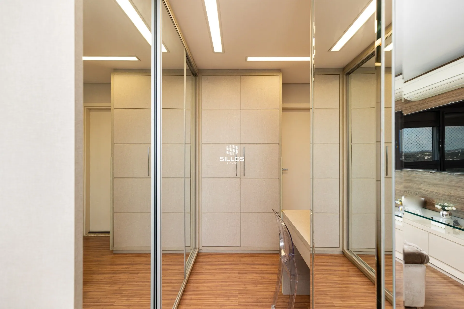 Квартира 321 м² з 3 спальнями-сюїтами і 4 паркомісцями — photo 20
