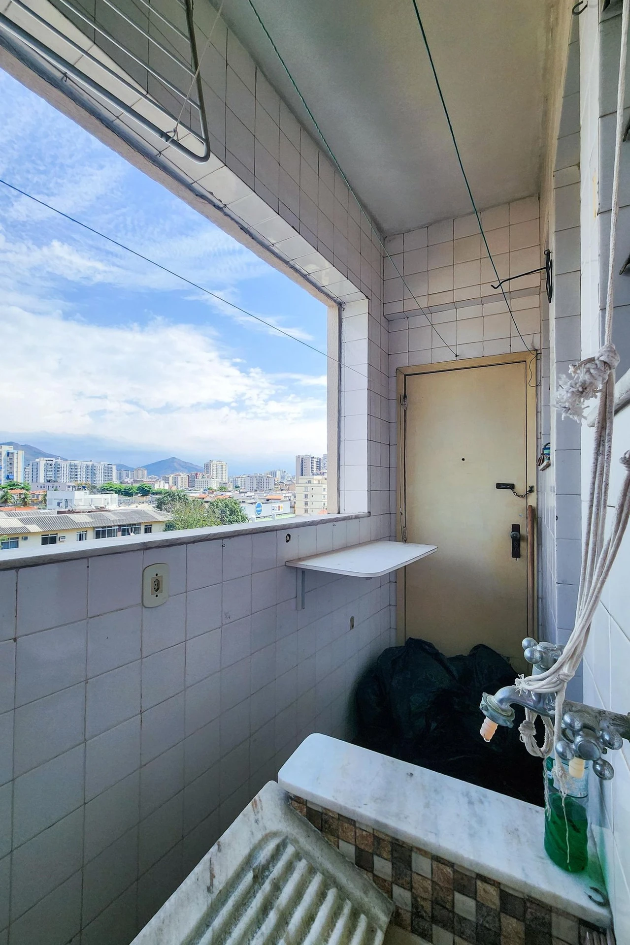 1-bedroom unfurnished apartment with 1 bathroom and parking — photo 3