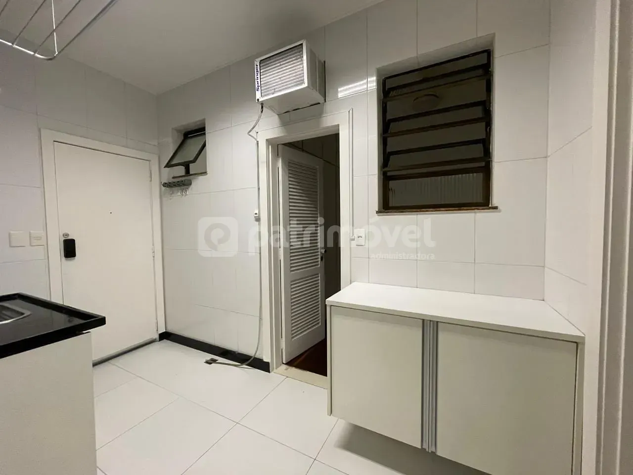 4-bedroom apartment with pool and 3 parking spaces — photo 18