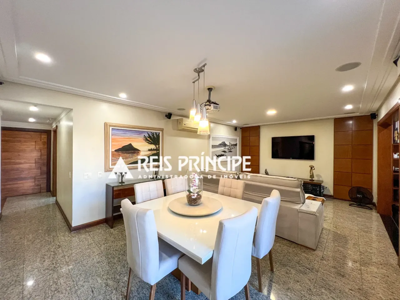Furnished apartment with 5 bedrooms and a balcony — photo 4