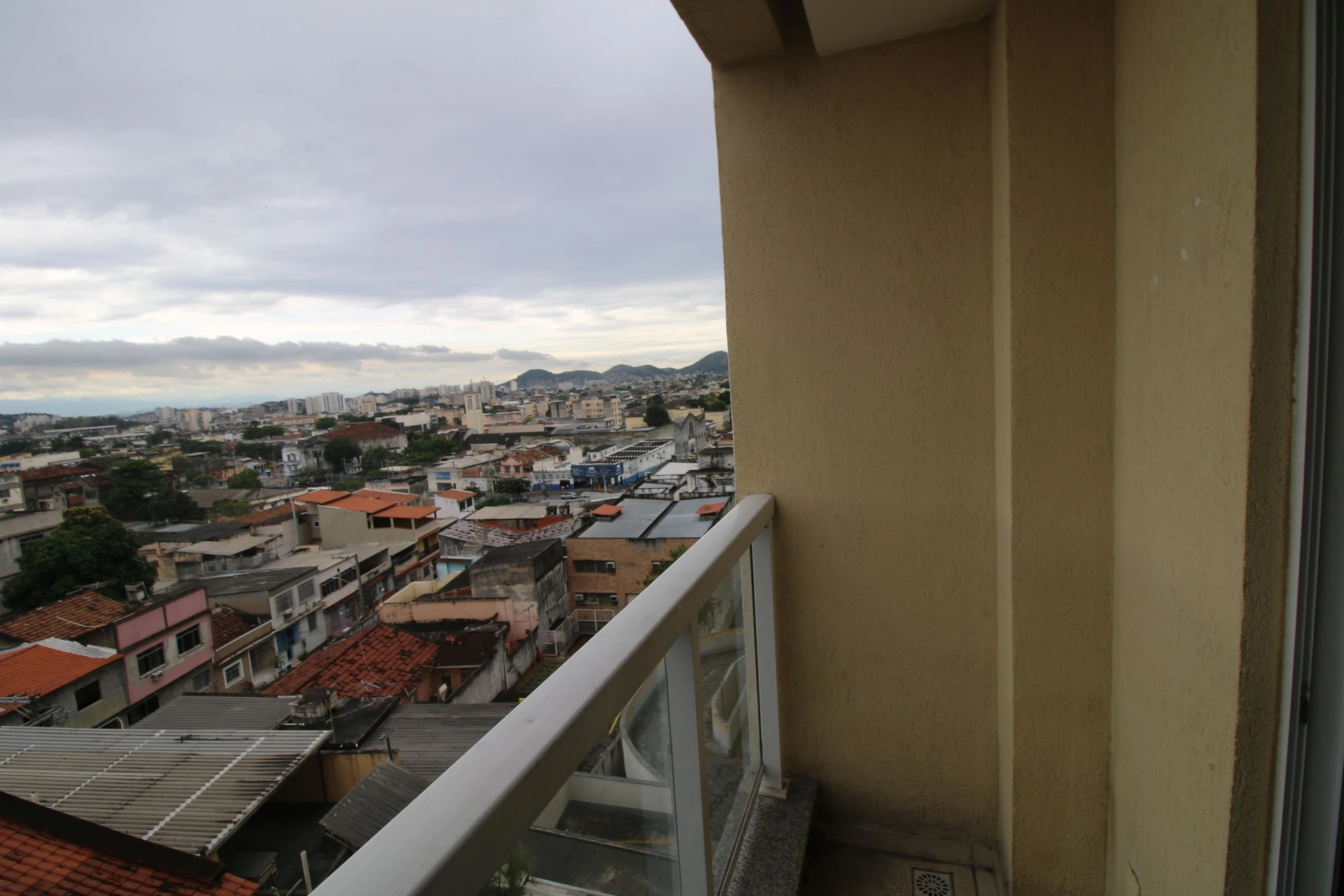Rental apartment with 2 bedrooms and a balcony — photo 27