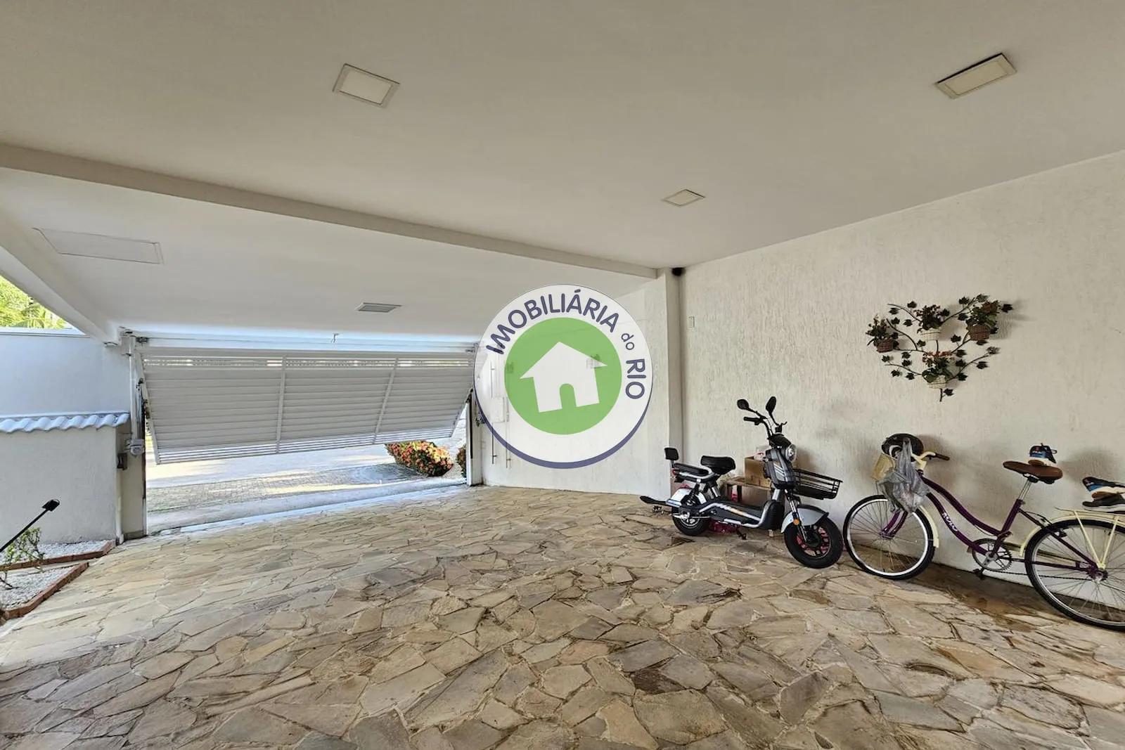 Casa com 5 quartos e 5 banheiros, cozinha fechada — photo 44
