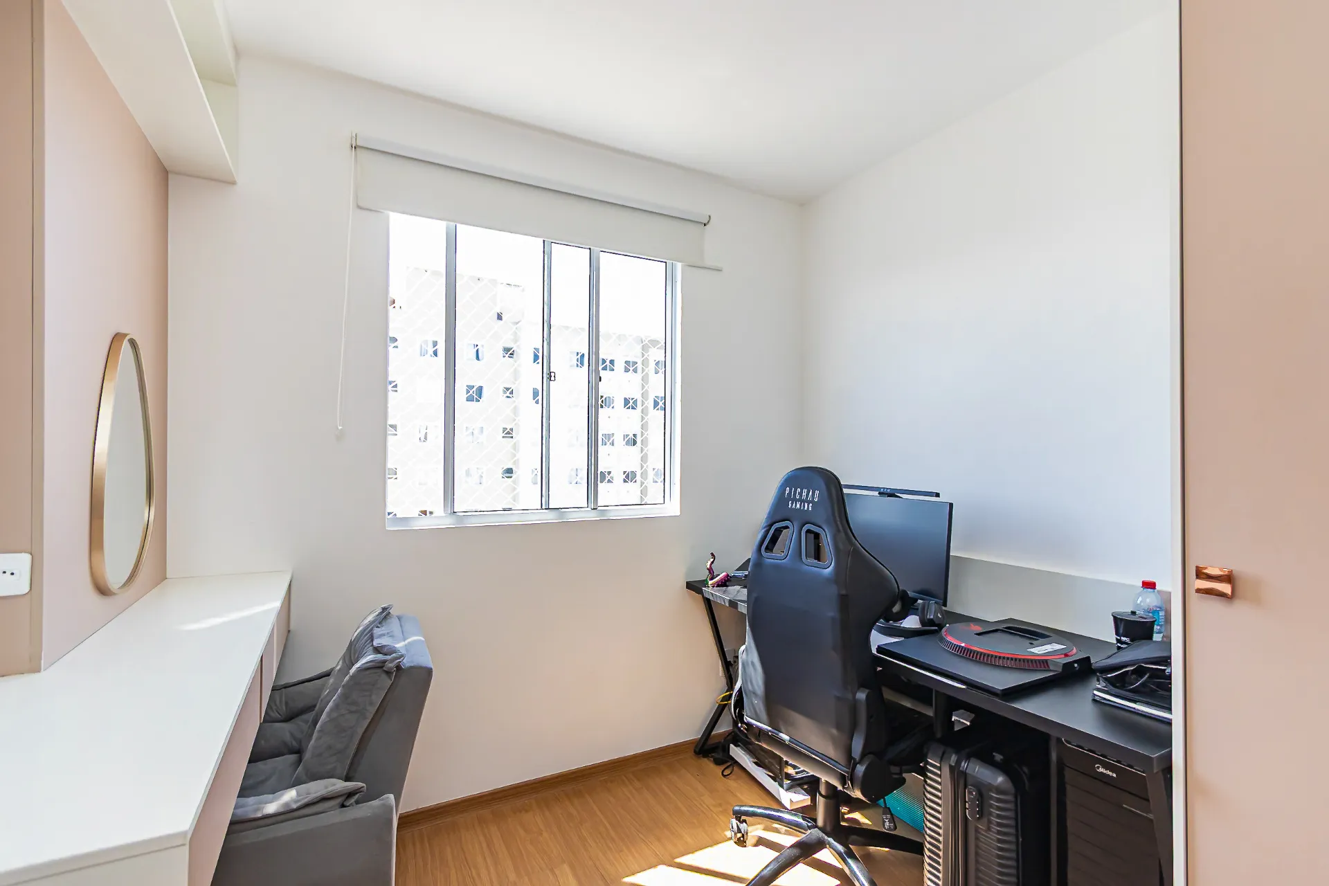 Робоче місце та 2 спальні: квартира 42 м² — photo 11