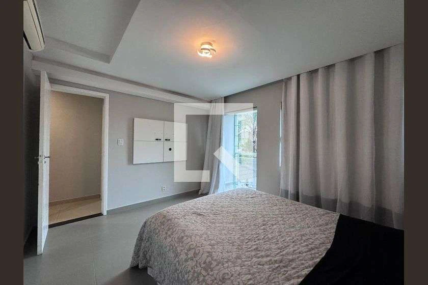 House 280 m² with 4 bedrooms and 3 bathrooms — photo 6