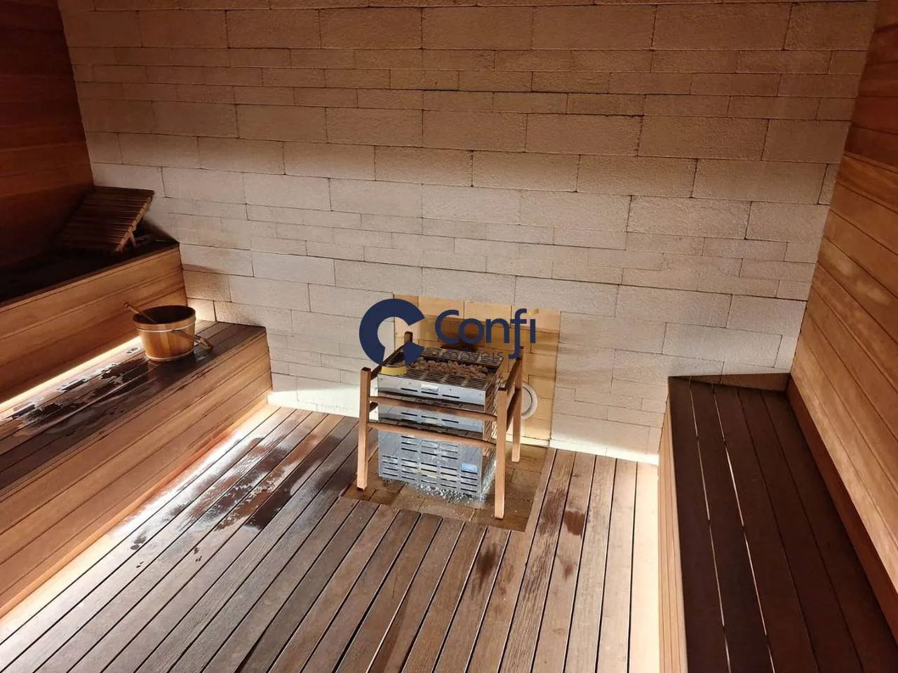 3-bedroom apartment with a grill on the balcony — photo 43