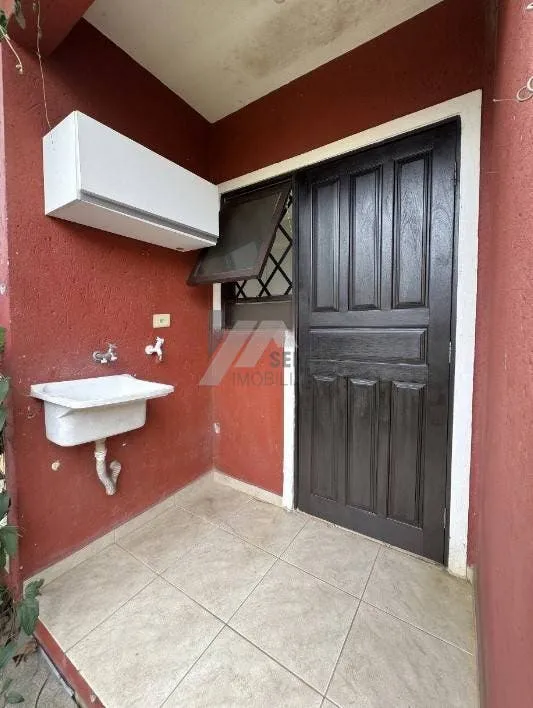Balcony with a grill in a 2-bedroom house, 80 m² — photo 18