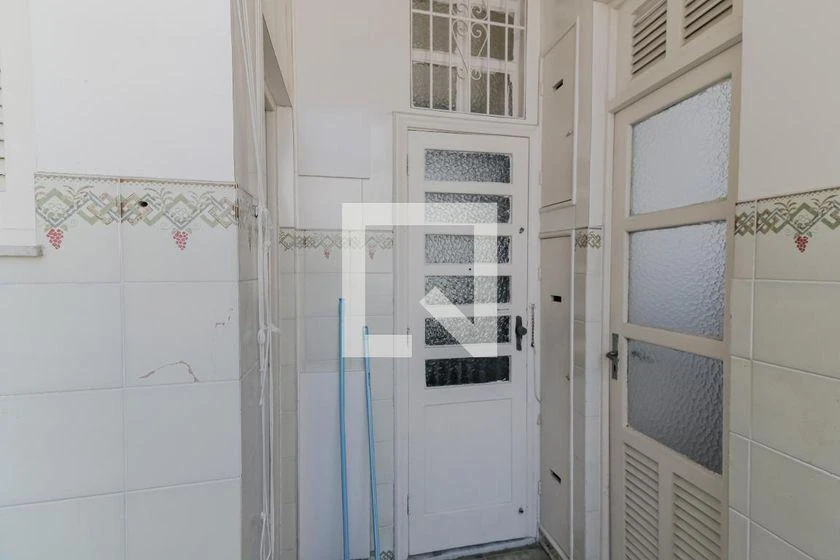 Rental apartment with 3 bedrooms, 160 m² and balcony — photo 40