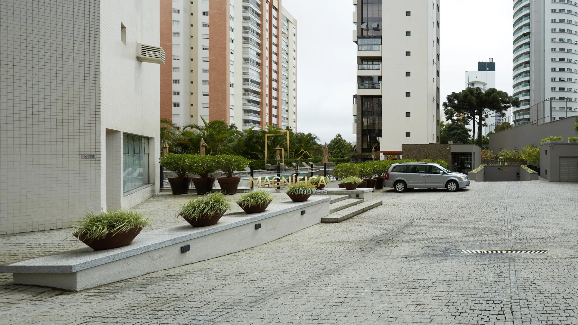 Apartamento de 322 m² con 3 suites y 4 plazas de garaje — photo 56