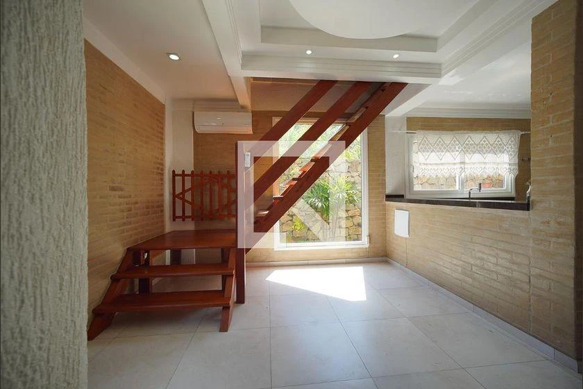 Rental house with 2 bedrooms, 425 m² and a balcony — photo 18