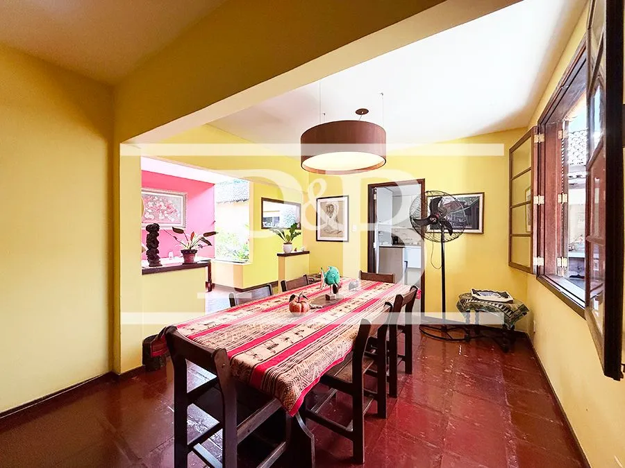 Casa com 4 dormitórios e varanda com churrasqueira — photo 24